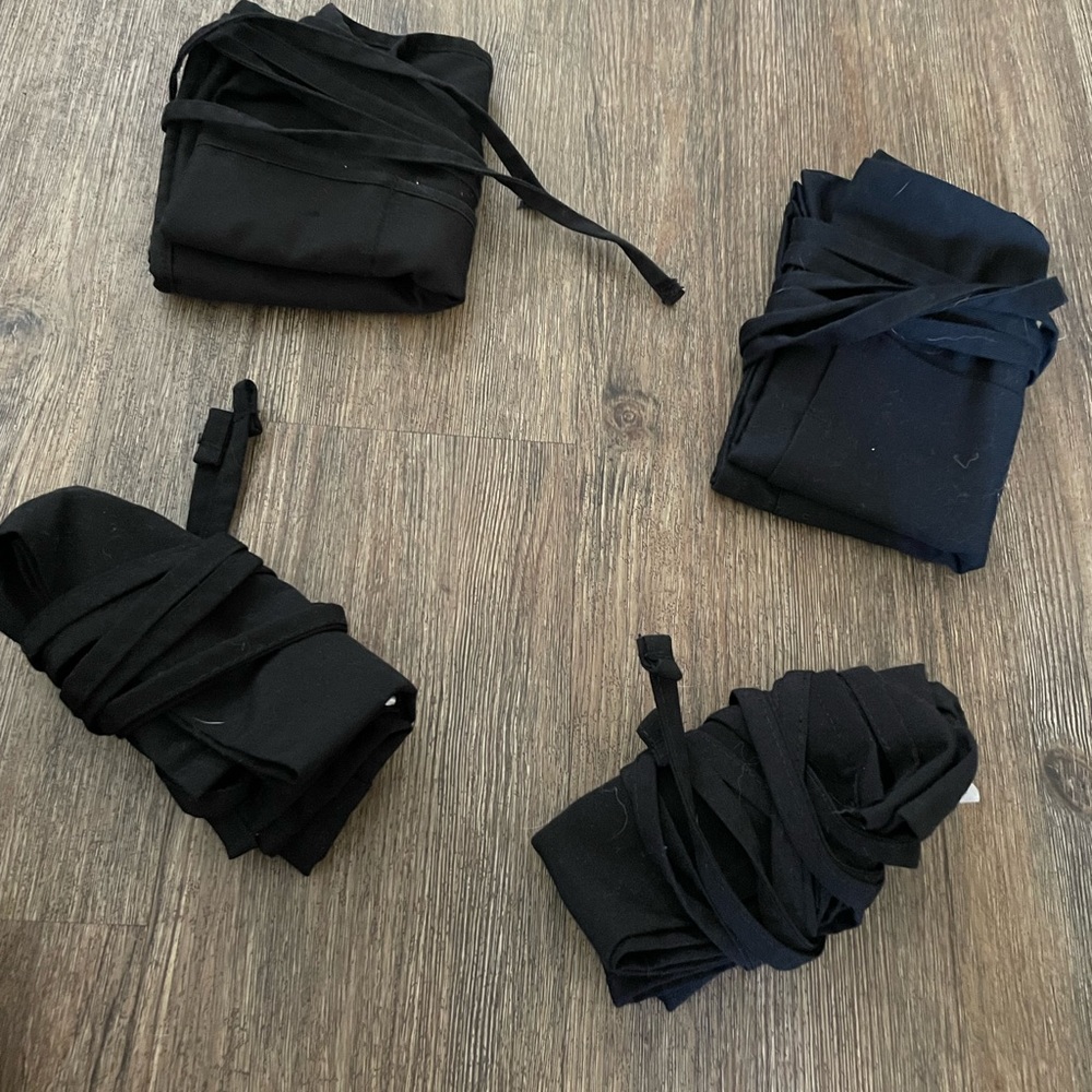 4 Server aprons